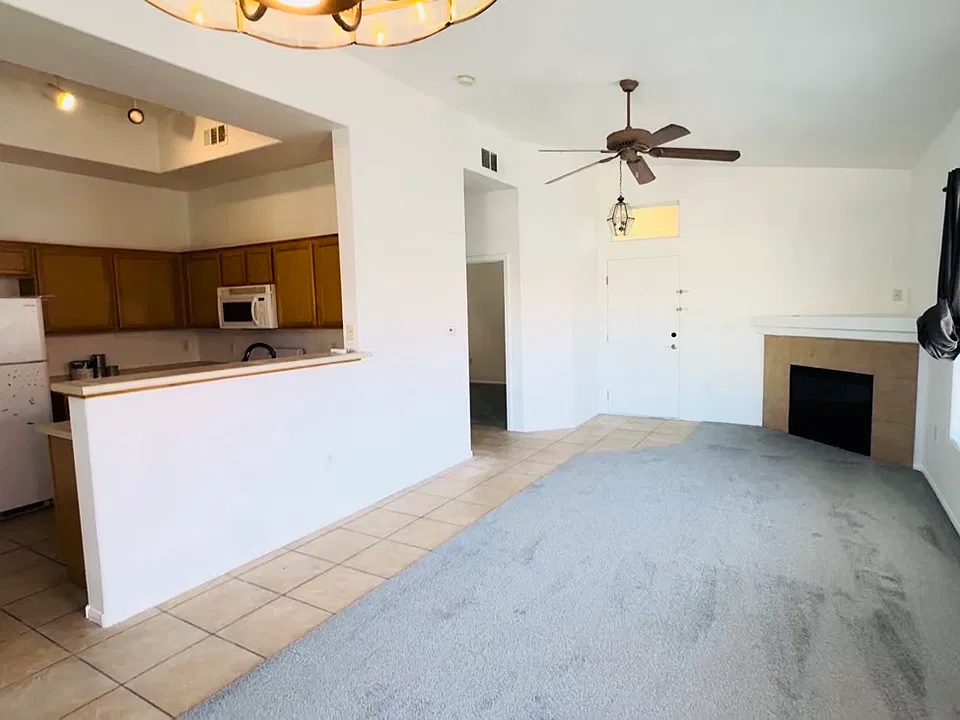 2305 W Horizon Ridge Pkwy #3623