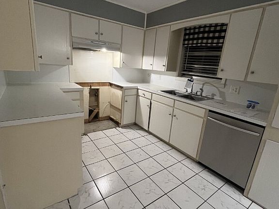 4th image of 1141 Bowie St