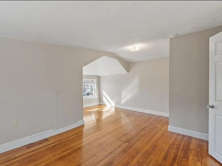 176 Washington St — Photo 7