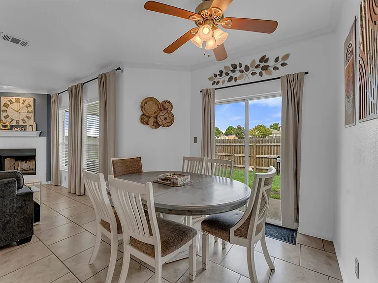 102 Cailin Ct — Photo 9