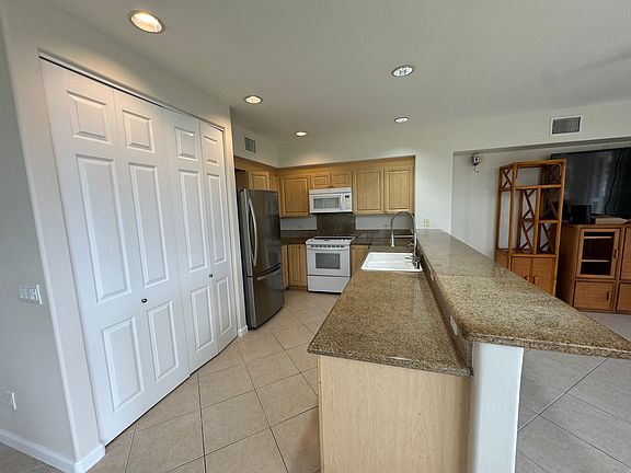 5th image of 75-6009 Alii Dr APT Q1