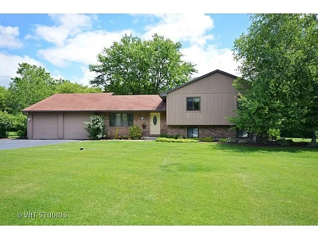 8N011 Oak Dr photo 1