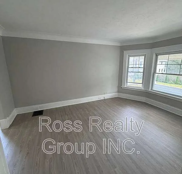 702 Boalt St #UPPER — Photo 4