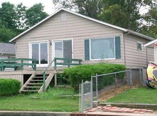 27296 Oak Dr, Sturgis, MI 49091