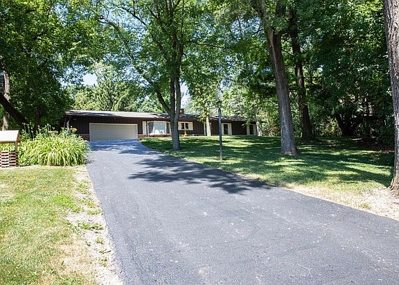 3rd image of 27353 W Lakeview Dr N