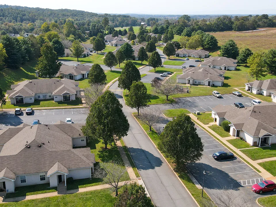 Oakbrook Terrace Apartments