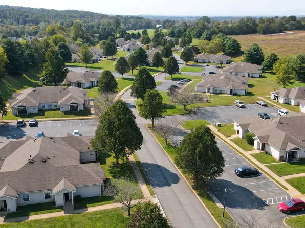 Oakbrook Terrace Apartments