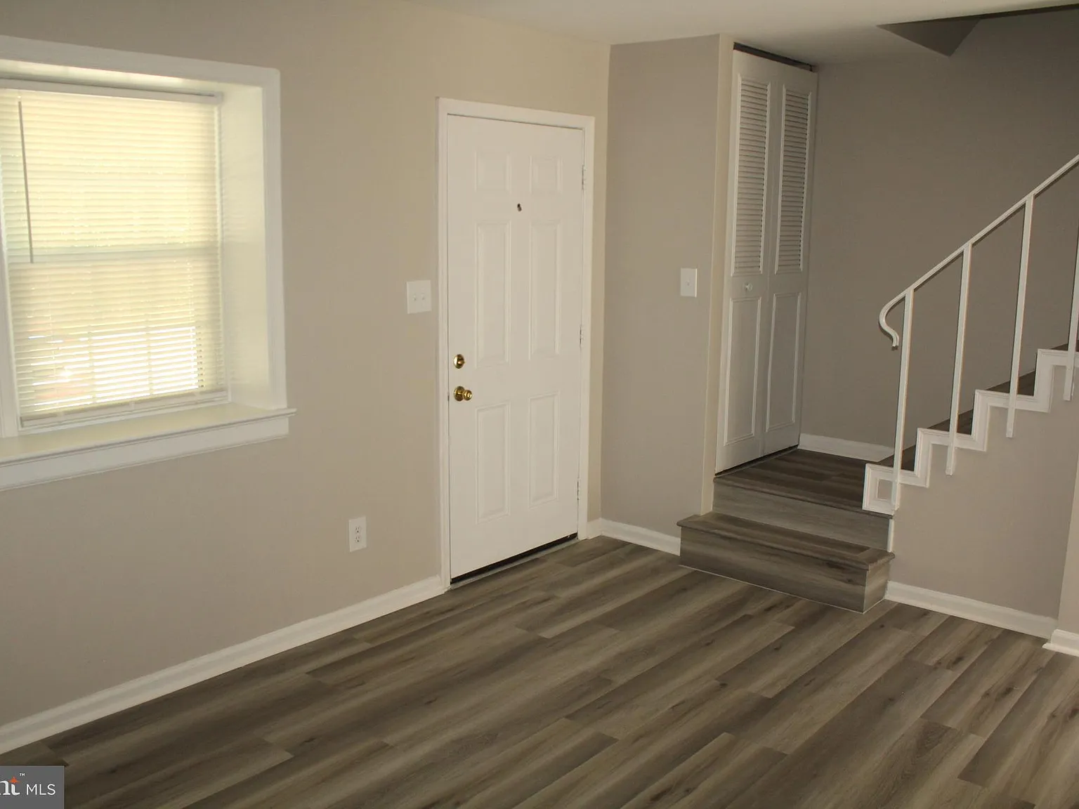 2 bed, 1.5 bath, $1,600 — Photo 4