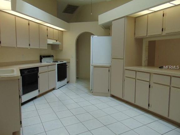 4th image of 22188 Little Falls Ave