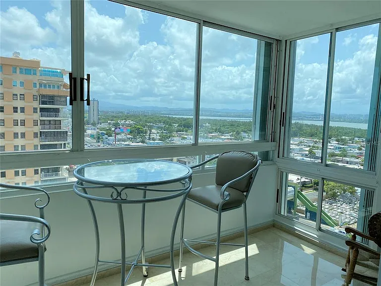 Park Plaza 4429 Ave Isla Verde #12 — Photo 11
