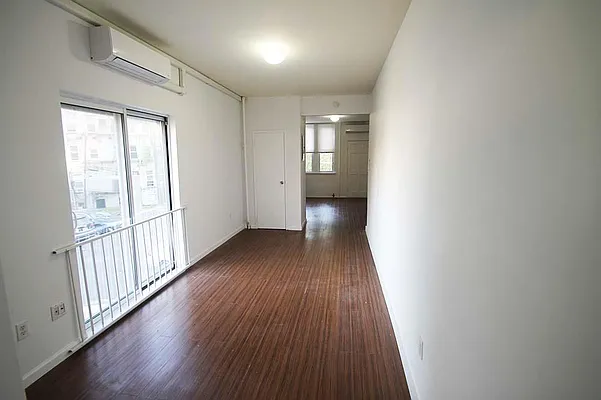 Rented by Space Marketing Shop | media 43