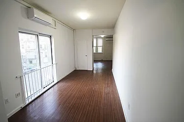 Rented by Space Marketing Shop