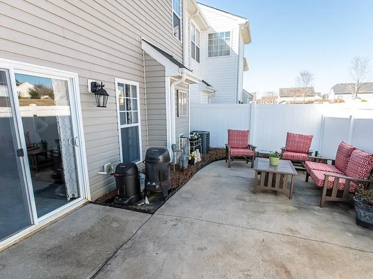 136 Penry Ln — Photo 26