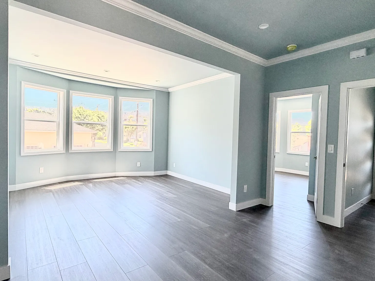 2 bed, 1050 sqft, $4,495 — Photo 2