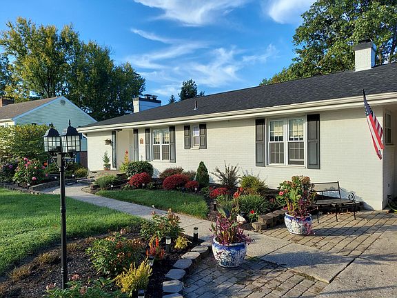 2nd image of 5647 Nicolet Ln
