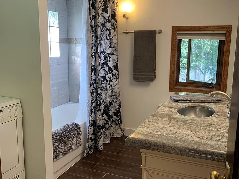 924 Spruce St #924 — Photo 7