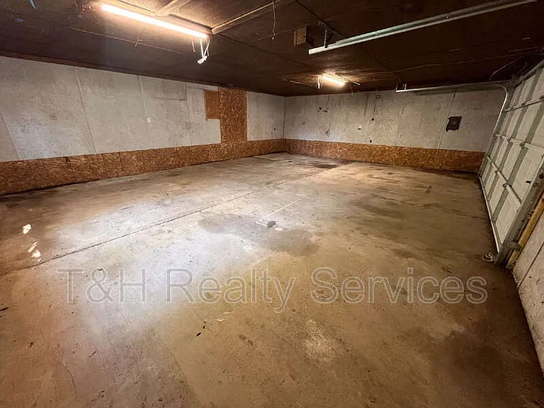 1607 Costello Dr — Photo 25