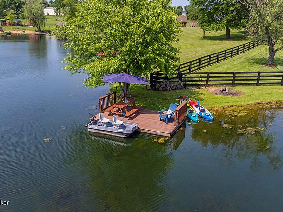 5th image of 70 Lakepoint Dr