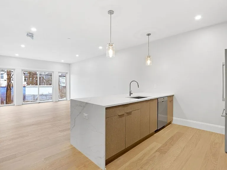 21 Glen Rd #11 — Photo 1
