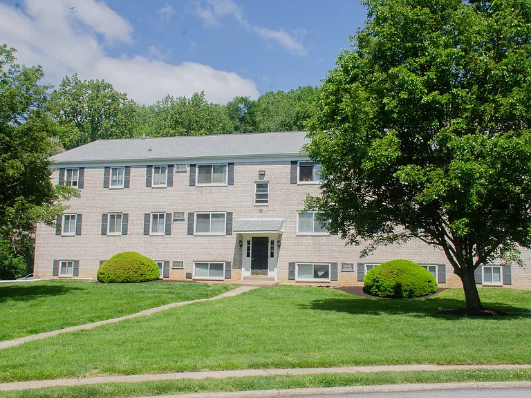 700 Cherry Tree Rd — Photo 3