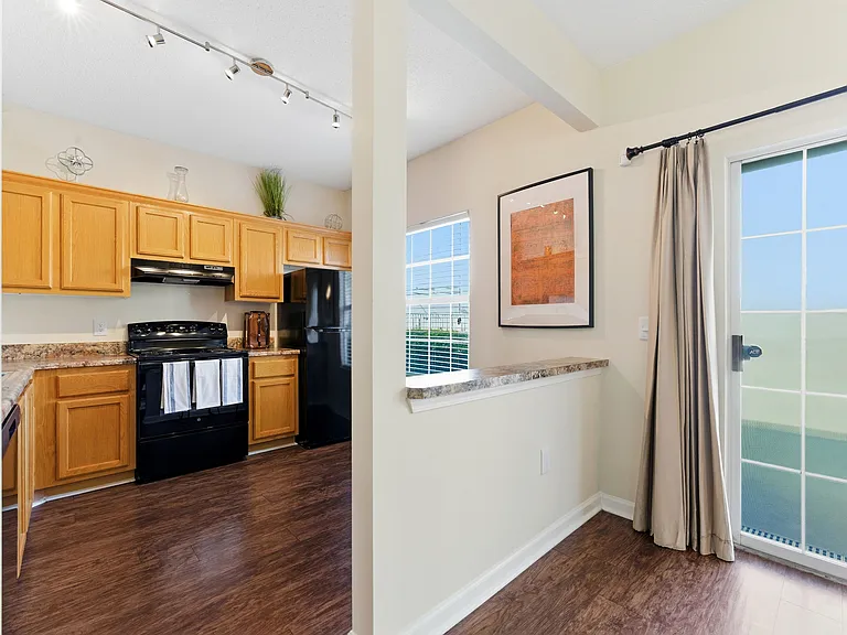 Battle Creek Village Townhomes — Photo 28