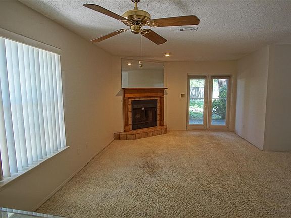 4th image of 2813 Langley Ave APT 105