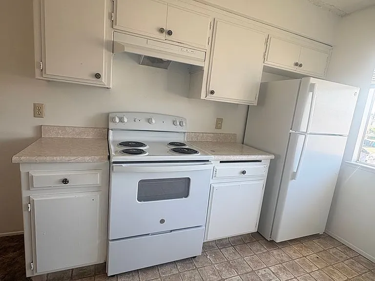 1590 Alfred Way — Photo 20