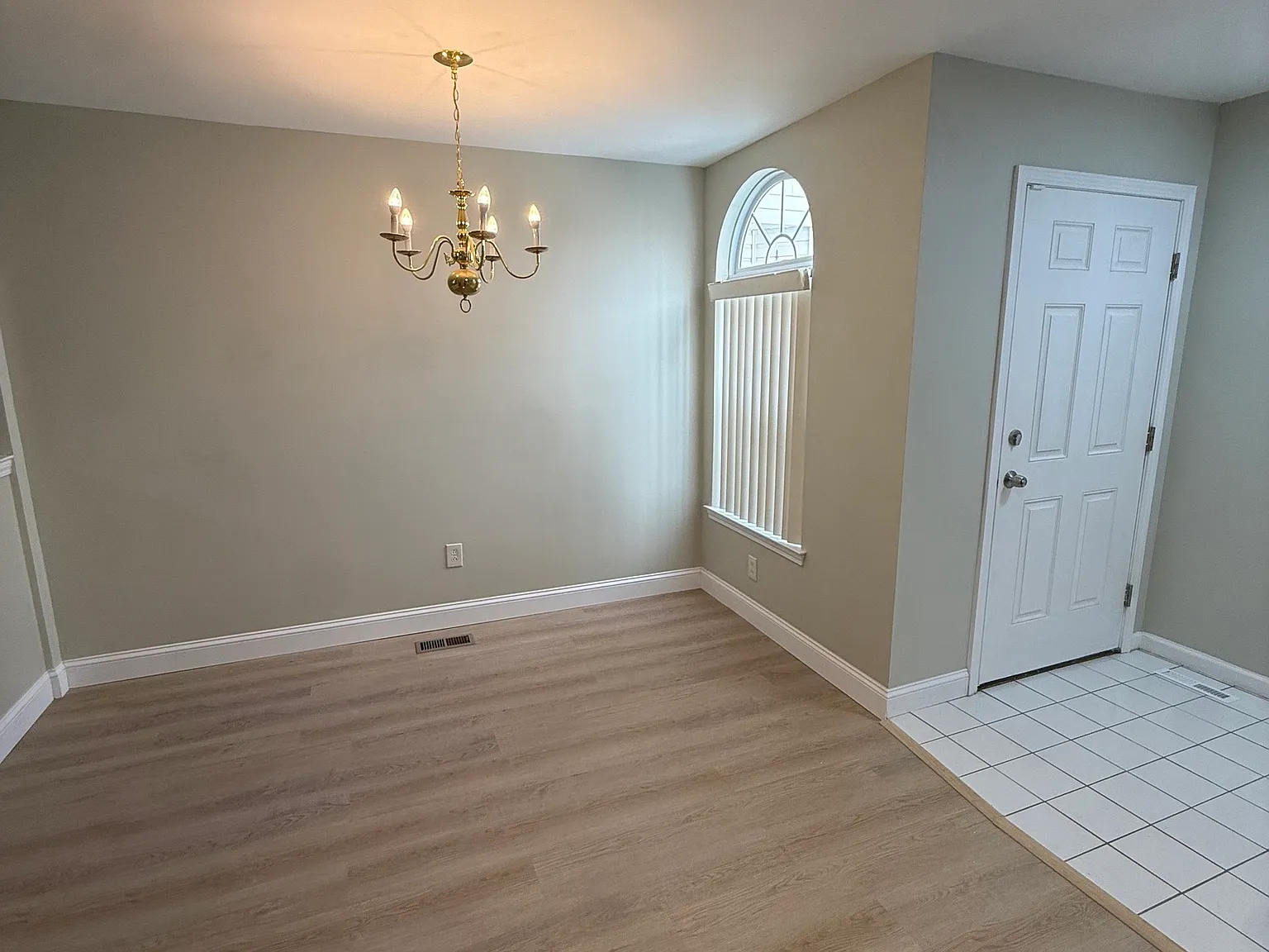 3 bed, 2.5 bath, 2127 sqft, $3,500 — Photo 4