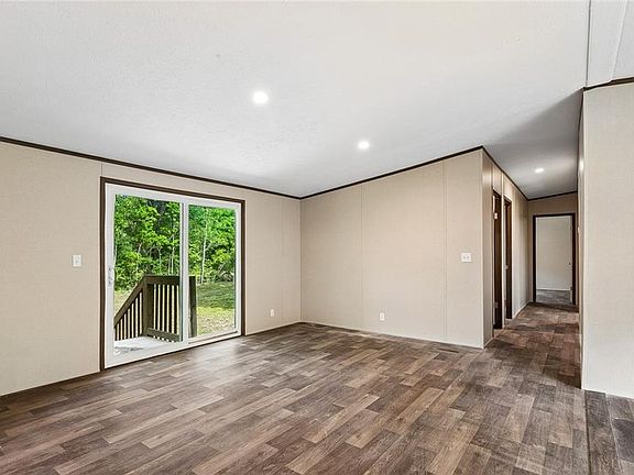 3rd image of 73443 Trap St