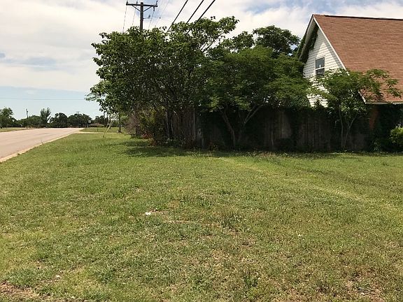 2nd image of 2506 SE 15th St