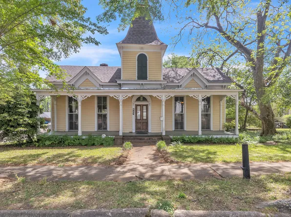 624 6th Ave S, Columbus, MS 39701