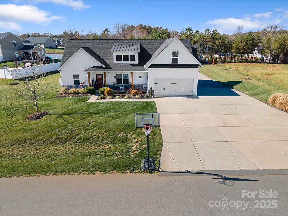 1st image of 525 Amanda Faith Ln