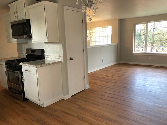 4th image of 11302 67th Avenue Ct E #1