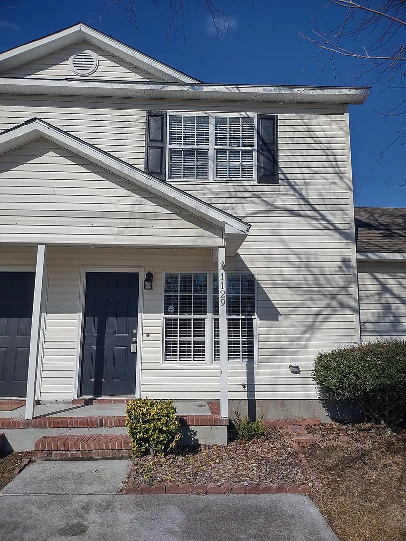 Townhome!! — Photo 1