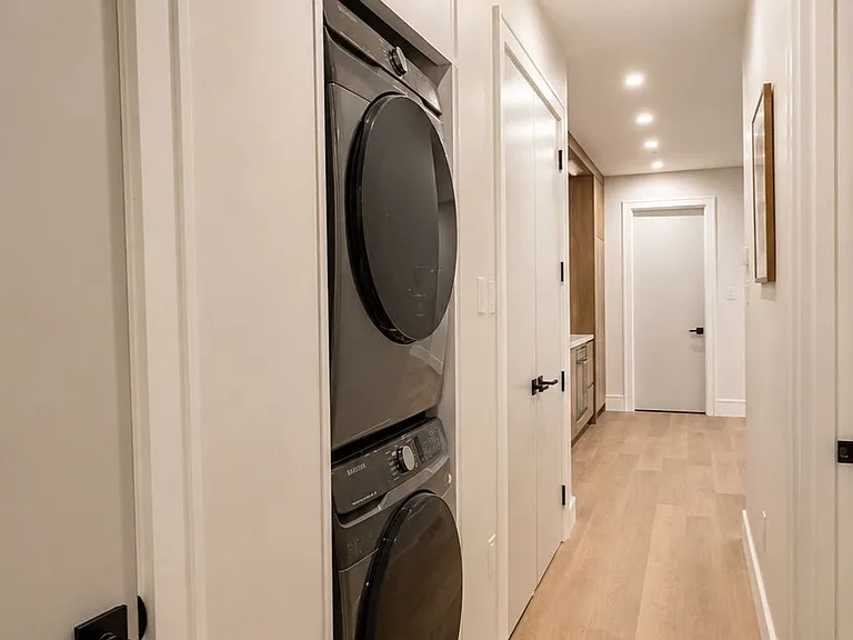 43 Elmwood Ave N #4 — Photo 16