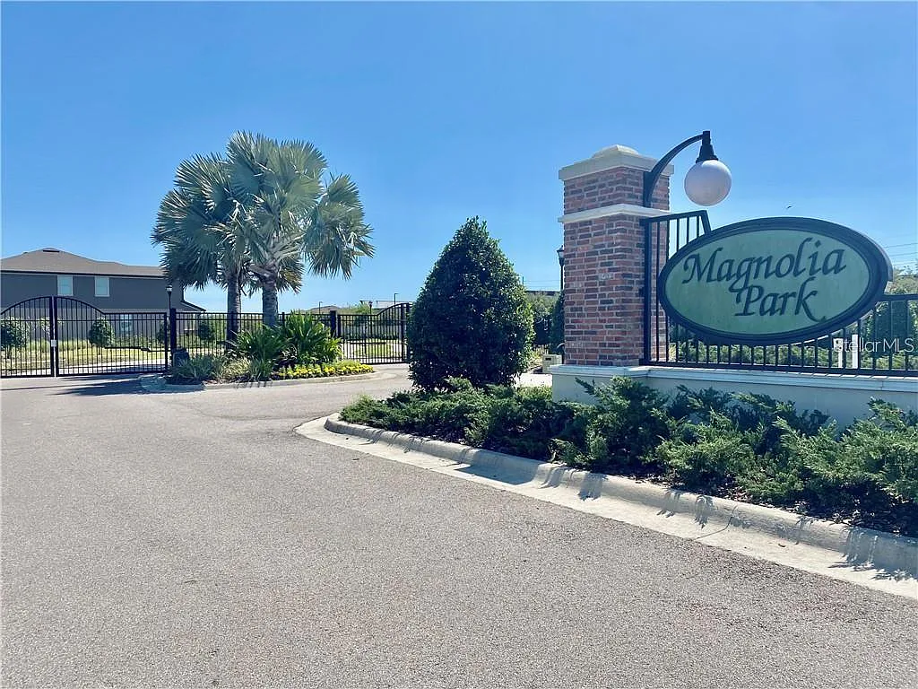 2 bed, 2.5 bath, 1588 sqft, $2,100 — Photo 2
