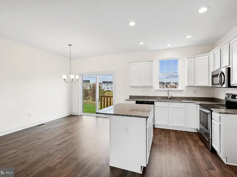 3807 Castle Dr #1 — Photo 9