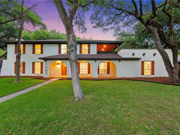 1507 Oak Hollow Dr, Woodway, TX 76712