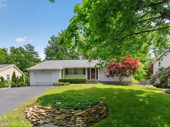 114 Hathorn Boulevard, Saratoga Springs, NY 12866