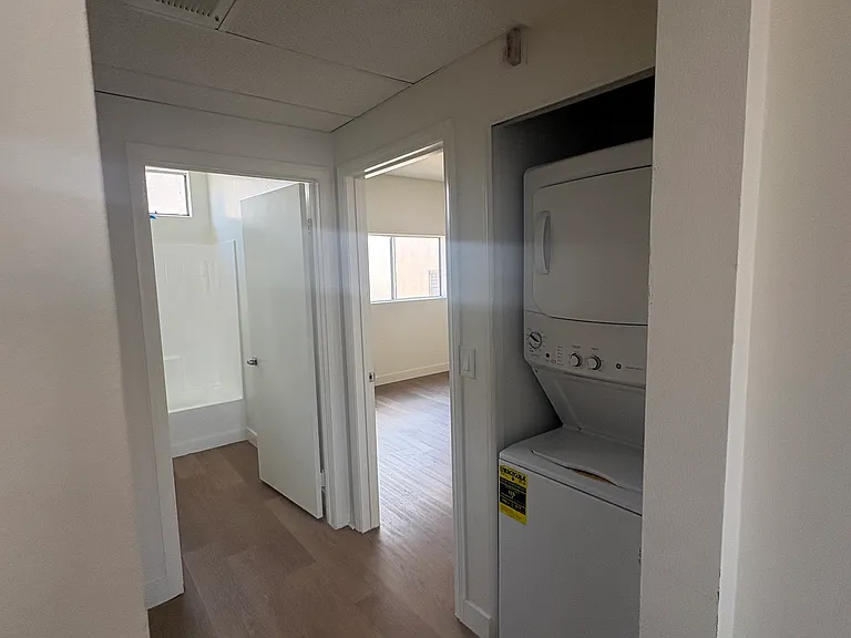 753 Wilcox Ave #7 — Photo 6