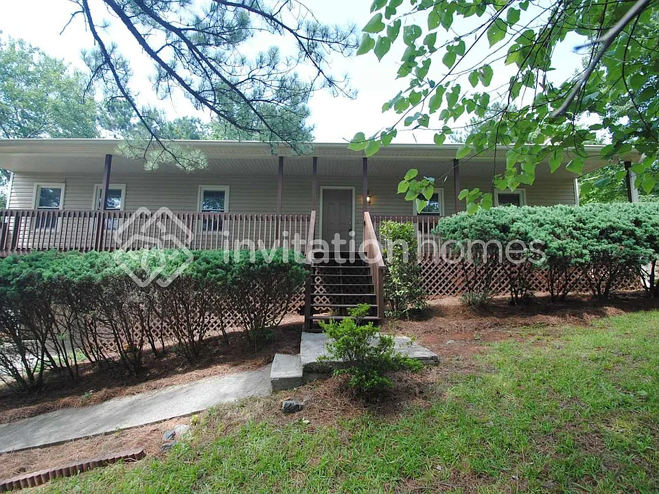 266 Farm Ridge Dr NE