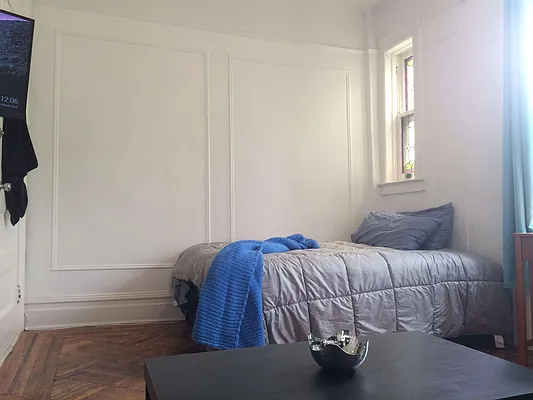 Rented by Real Broker NY LLC | media 16