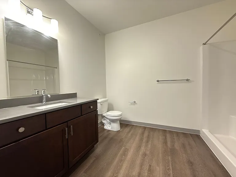 The Leo at the Hub Apartments — Photo 18