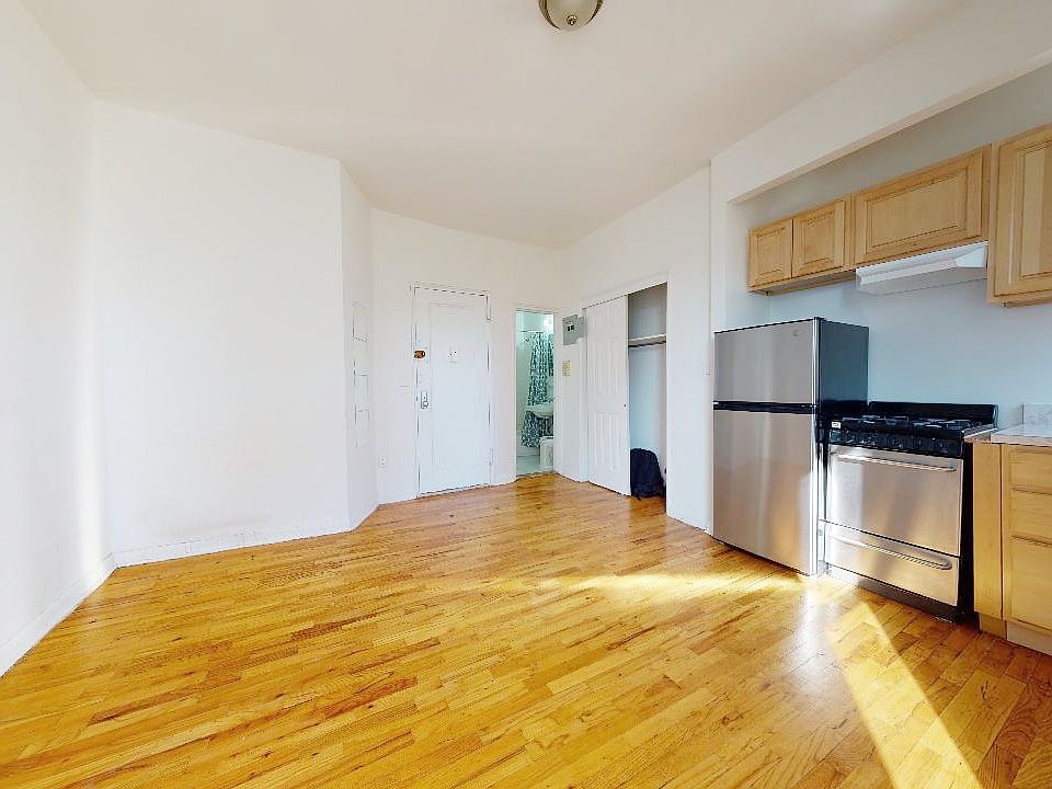 2nd image of 2785 Broadway APT 7C