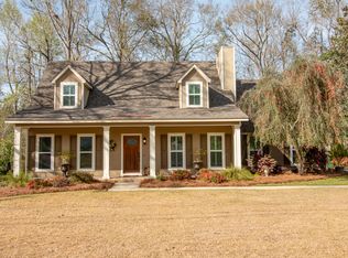 722 Shorewood Dr, Dothan, AL 36303