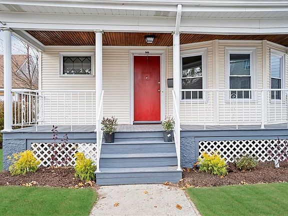 4th image of 161 Woodbine St