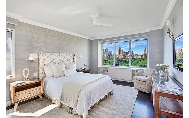 Sold by Douglas Elliman | media 6