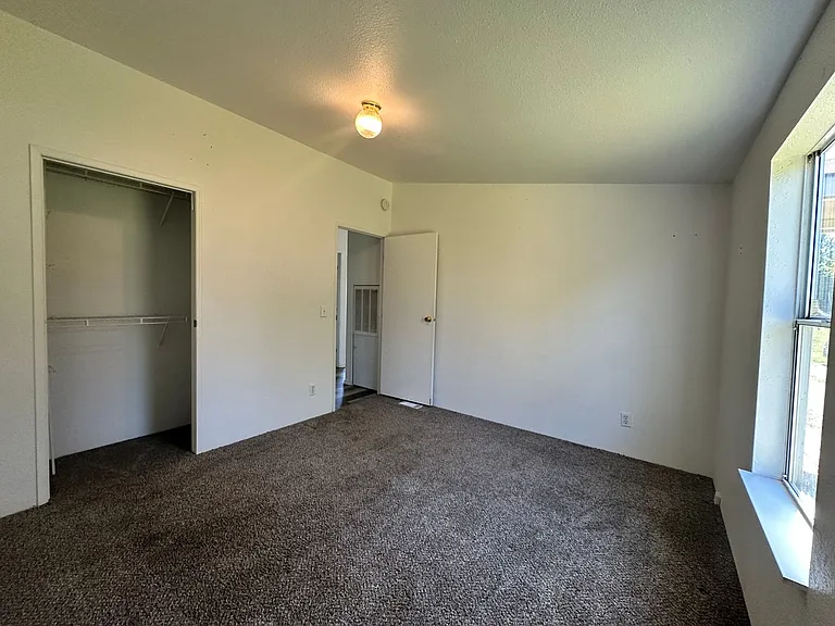 4655 NE Elliott Cir — Photo 14