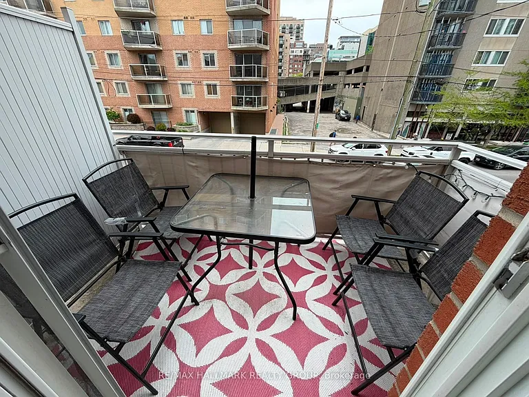 418 Somerset St W — Photo 8