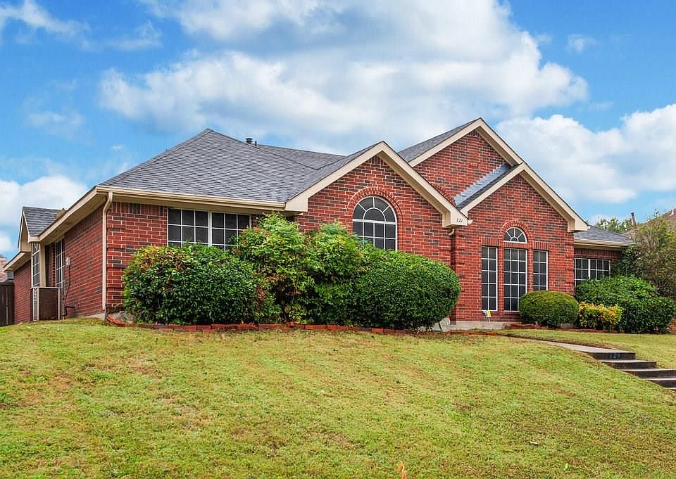 1st image of 721 Claire View Dr